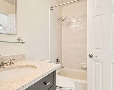 5511 Courtyard Dr - Photo Thumbnail 17