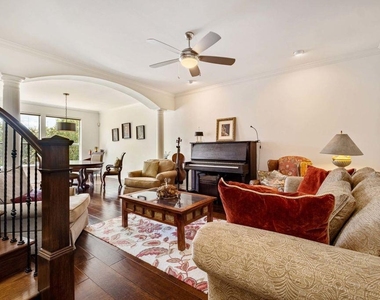 5511 Courtyard Dr - Photo Thumbnail 32