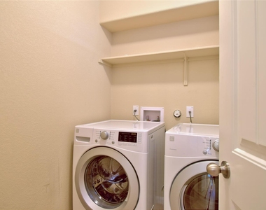 2880 Donnell Dr - Photo Thumbnail 5