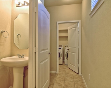 2880 Donnell Dr - Photo Thumbnail 4