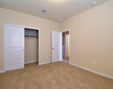 2880 Donnell Dr - Photo Thumbnail 20