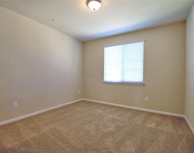 2880 Donnell Dr - Photo Thumbnail 15