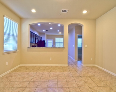 2880 Donnell Dr - Photo Thumbnail 6