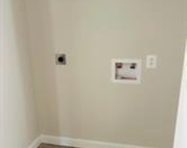 9 E Poplar Street - Photo Thumbnail 13