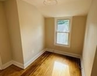 9 E Poplar Street - Photo Thumbnail 4