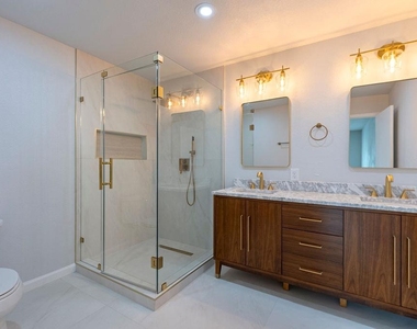 1204 Spearson Ln - Photo Thumbnail 14