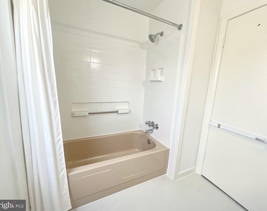 8401 Rhode Island Avenue - Photo Thumbnail 12
