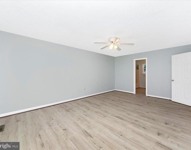 408 Willow Hill - Photo Thumbnail 5