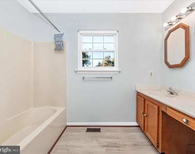 408 Willow Hill - Photo Thumbnail 7