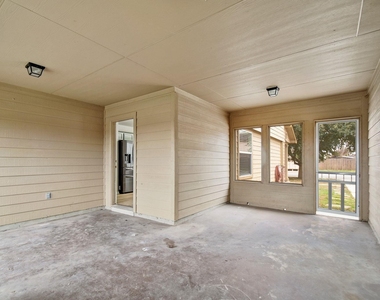 1030 Birdsong Ln - Photo Thumbnail 20