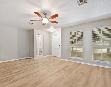 1030 Birdsong Ln - Photo Thumbnail 11