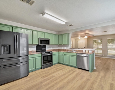 1030 Birdsong Ln - Photo Thumbnail 4