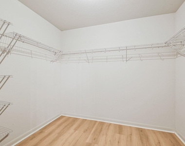 1030 Birdsong Ln - Photo Thumbnail 14