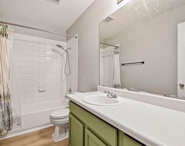 1030 Birdsong Ln - Photo Thumbnail 12