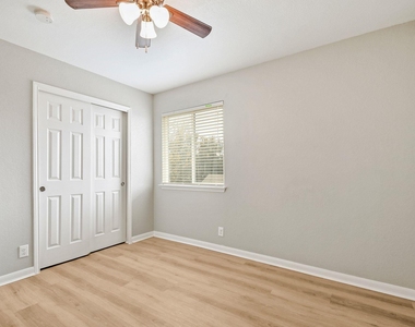 1030 Birdsong Ln - Photo Thumbnail 9