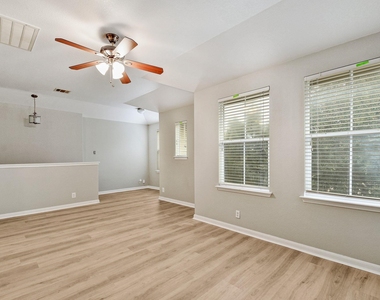 1030 Birdsong Ln - Photo Thumbnail 10