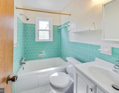 9511 48th Avenue - Photo Thumbnail 10
