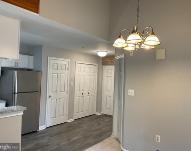 9808 Lake Pointe Court - Photo Thumbnail 14