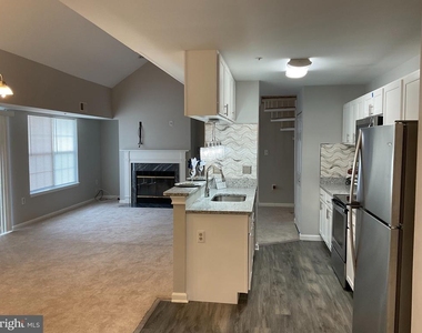 9808 Lake Pointe Court - Photo Thumbnail 24