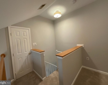 9808 Lake Pointe Court - Photo Thumbnail 36