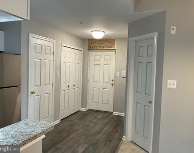 9808 Lake Pointe Court - Photo Thumbnail 5