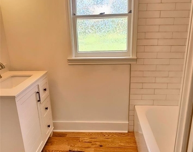 505 Colorado St - Photo Thumbnail 11