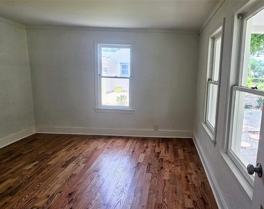 505 Colorado St - Photo Thumbnail 9