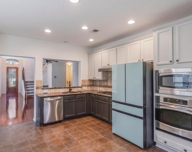 7320 Colina Vista Loop - Photo Thumbnail 9