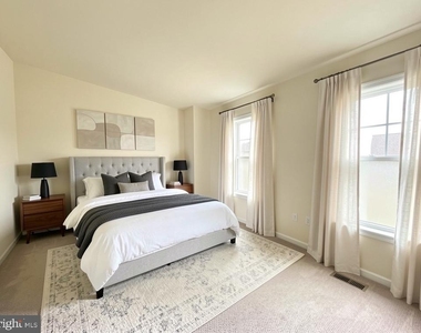 10508 Smithy Court - Photo Thumbnail 8