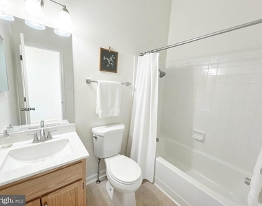 10508 Smithy Court - Photo Thumbnail 6