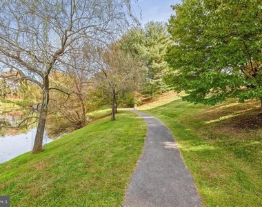 10508 Smithy Court - Photo Thumbnail 17