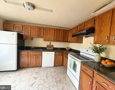 10508 Smithy Court - Photo Thumbnail 3
