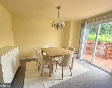 10508 Smithy Court - Photo Thumbnail 2