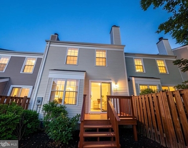 10508 Smithy Court - Photo Thumbnail 9