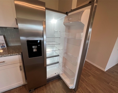 221 Wirecrested Dr - Photo Thumbnail 5