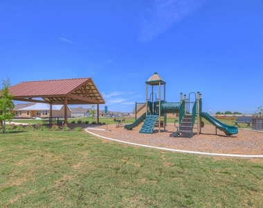 221 Wirecrested Dr - Photo Thumbnail 26
