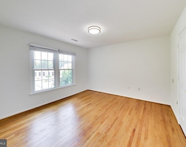 12015 Montrose Village Terrace - Photo Thumbnail 33