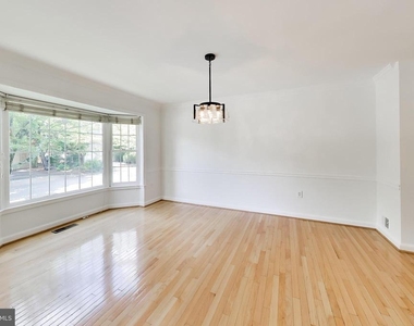 12015 Montrose Village Terrace - Photo Thumbnail 9
