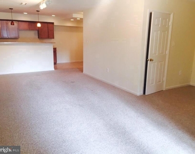 12015 Montrose Village Terrace - Photo Thumbnail 16