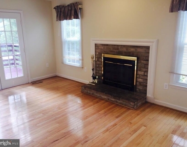 12015 Montrose Village Terrace - Photo Thumbnail 8