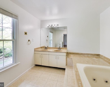 12015 Montrose Village Terrace - Photo Thumbnail 28