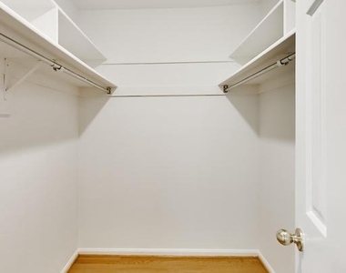 12015 Montrose Village Terrace - Photo Thumbnail 31