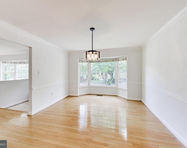 12015 Montrose Village Terrace - Photo Thumbnail 5