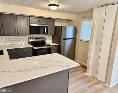 3723 Castle Terrace - Photo Thumbnail 7