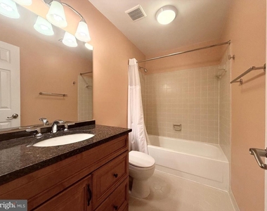 7418 Crestberry Lane - Photo Thumbnail 46