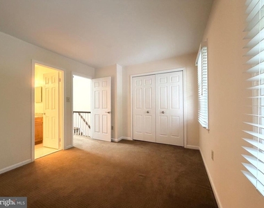 7418 Crestberry Lane - Photo Thumbnail 39