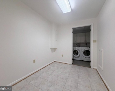 7418 Crestberry Lane - Photo Thumbnail 53