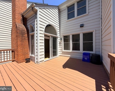 7418 Crestberry Lane - Photo Thumbnail 57