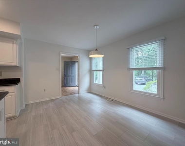 7418 Crestberry Lane - Photo Thumbnail 10