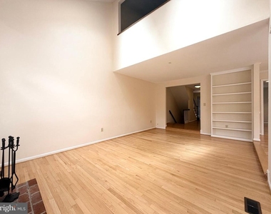 7418 Crestberry Lane - Photo Thumbnail 18